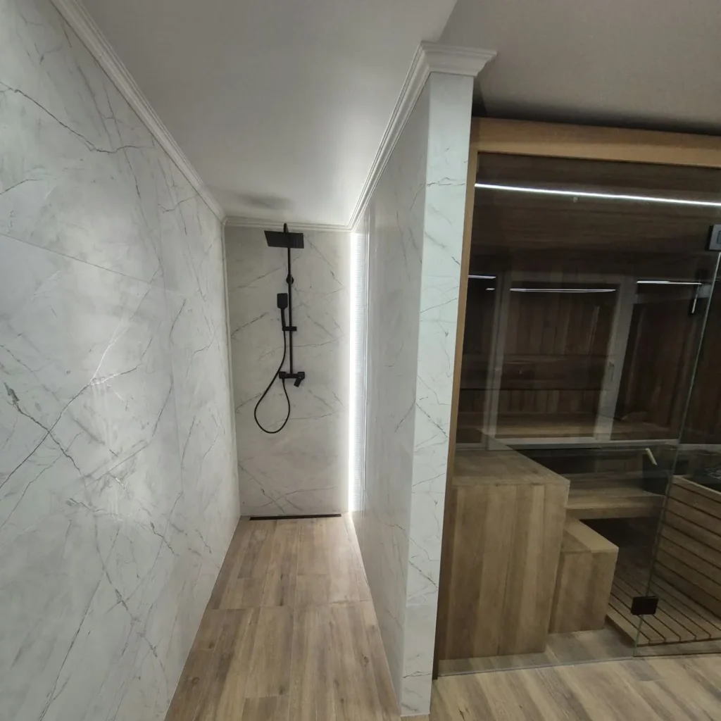 instalacja elektryczna pod prysznicem